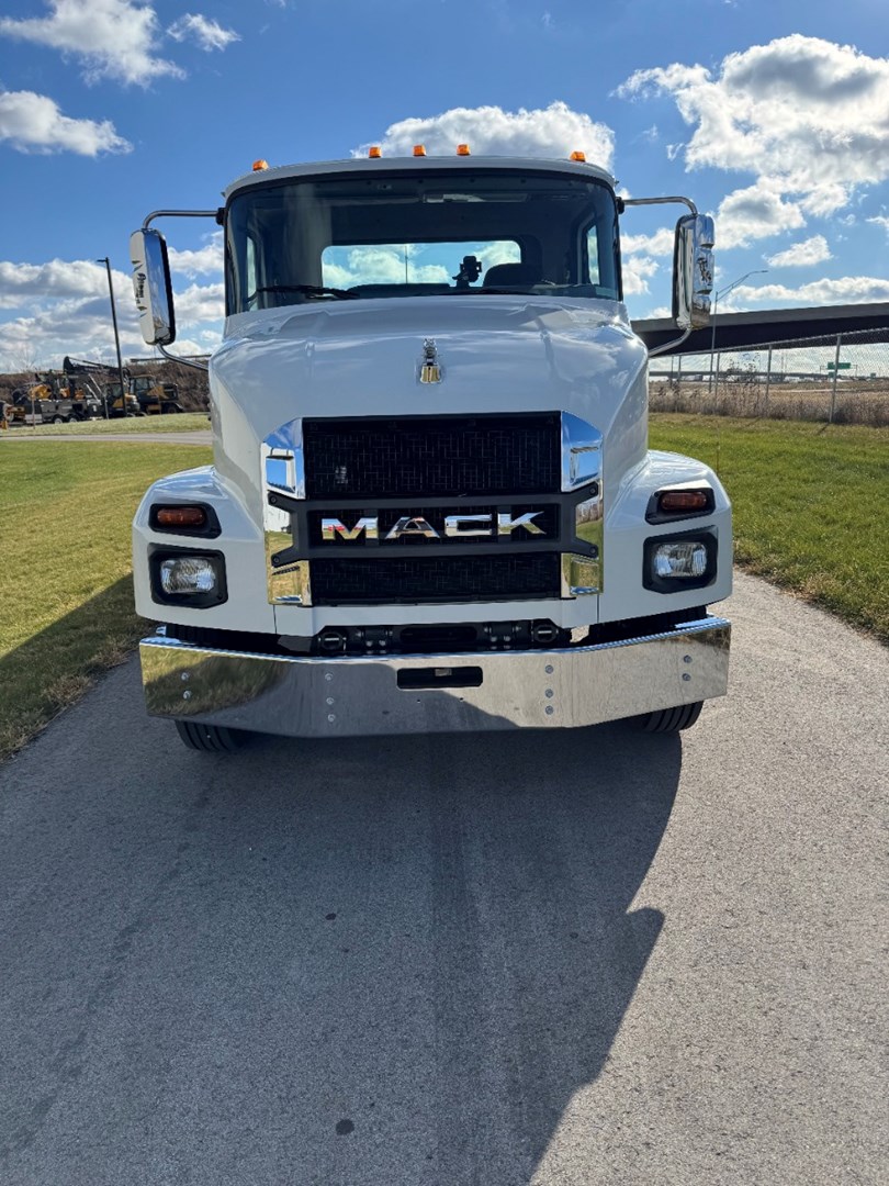 2024 MACK MD6 - USED TRUCKS FLAT BED - image 2